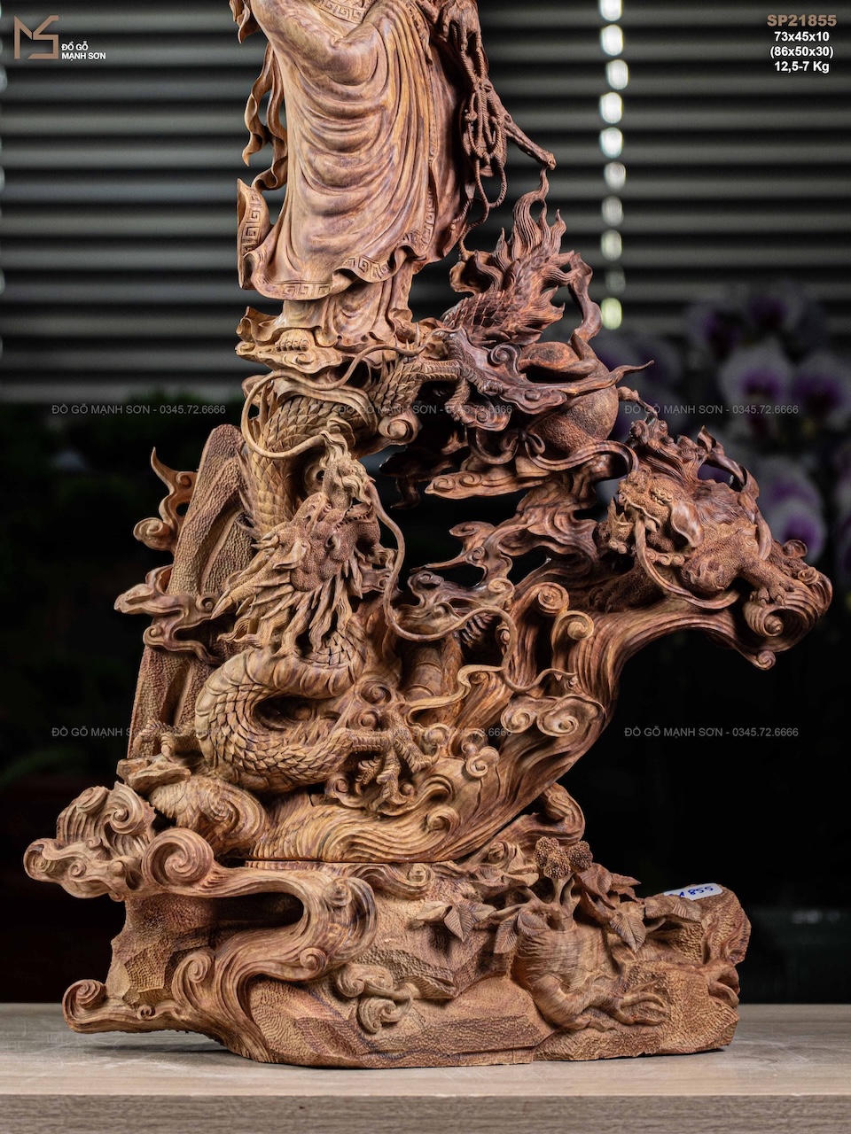 ĐẠT MA SƯ TỔ - GỖ SƯA ĐỎ