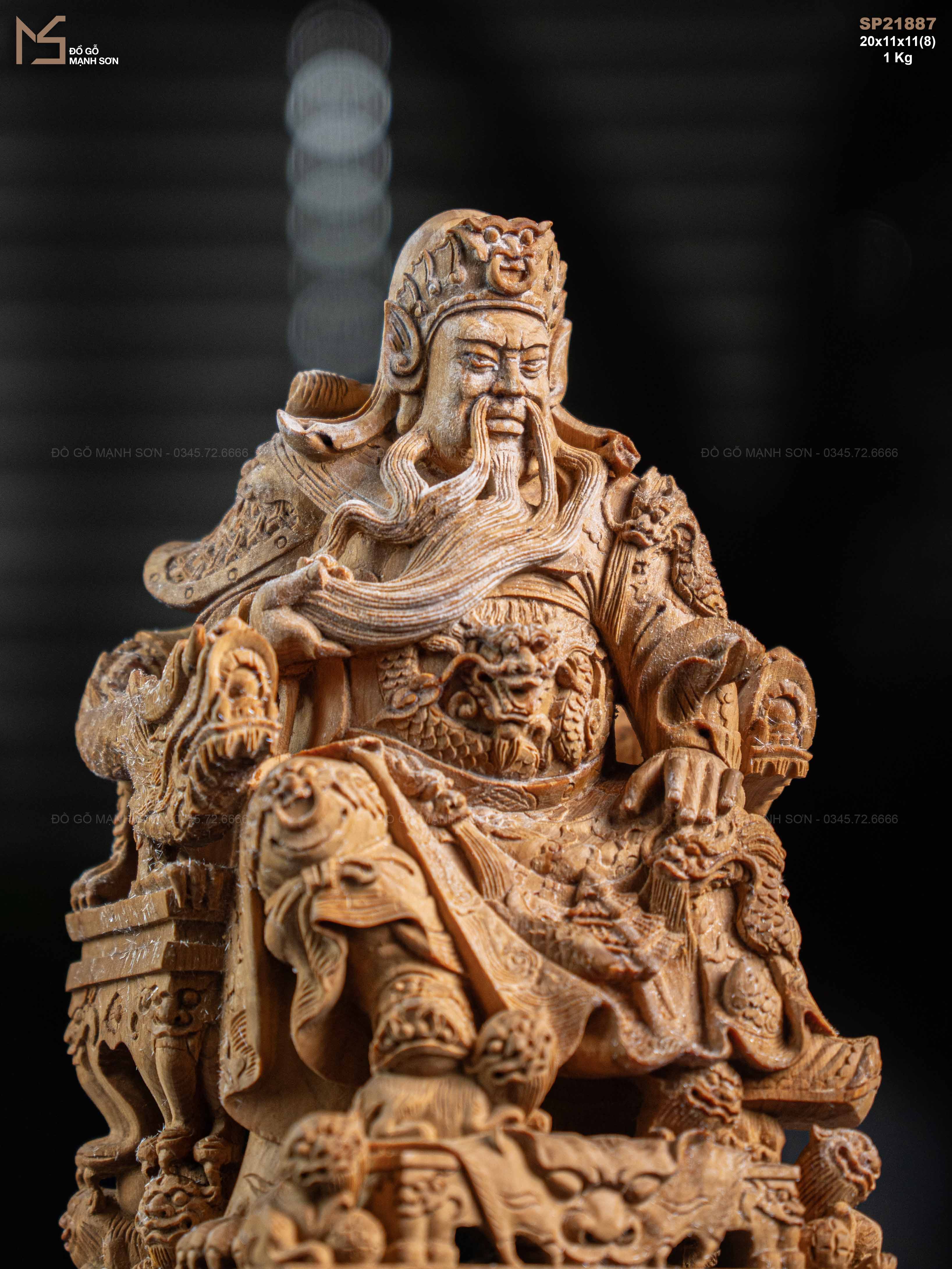 TƯỢNG QUAN CÔNG NGỒI NGAI - GỖ HOÀNG ĐÀN