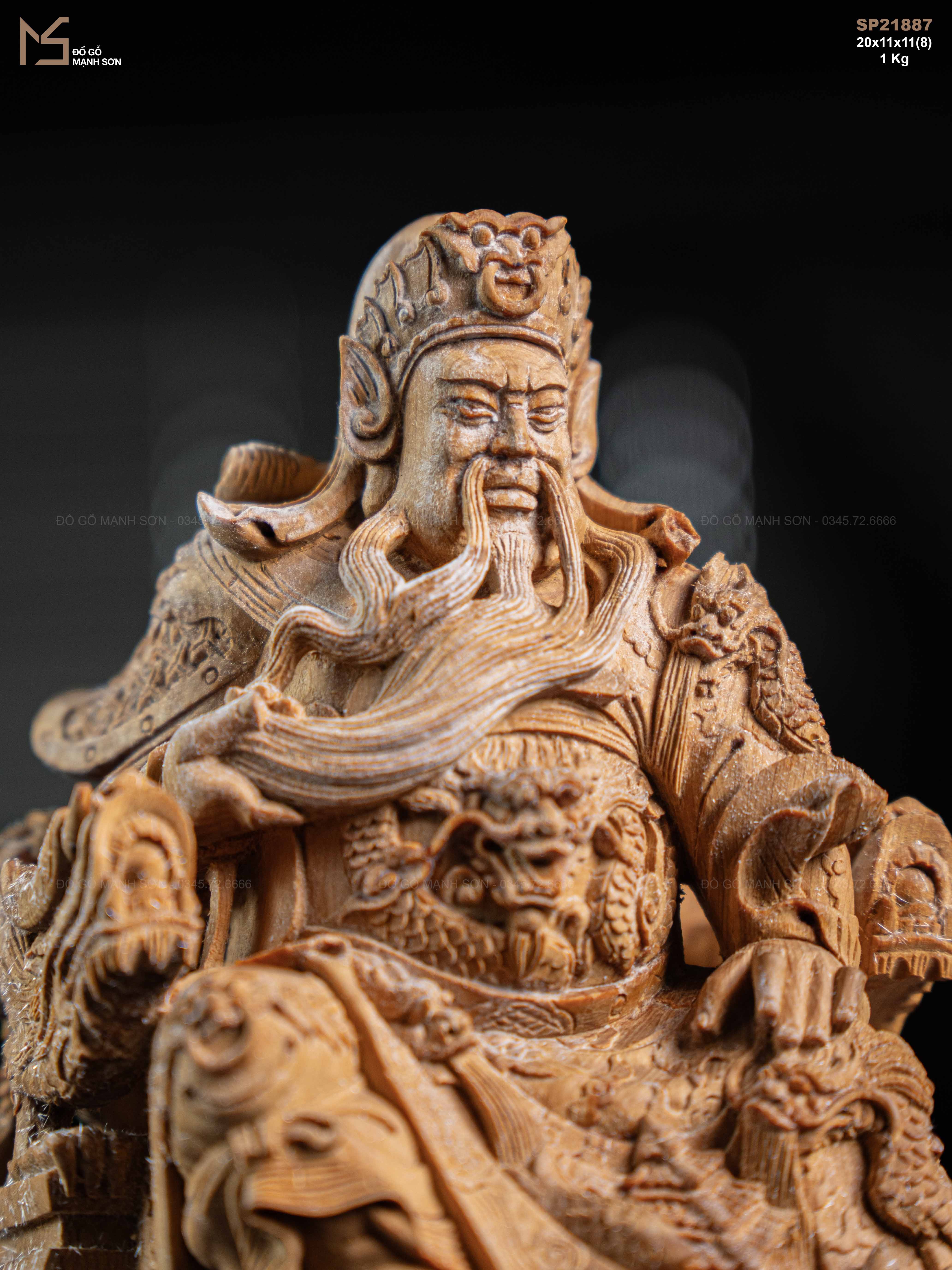 TƯỢNG QUAN CÔNG NGỒI NGAI - GỖ HOÀNG ĐÀN