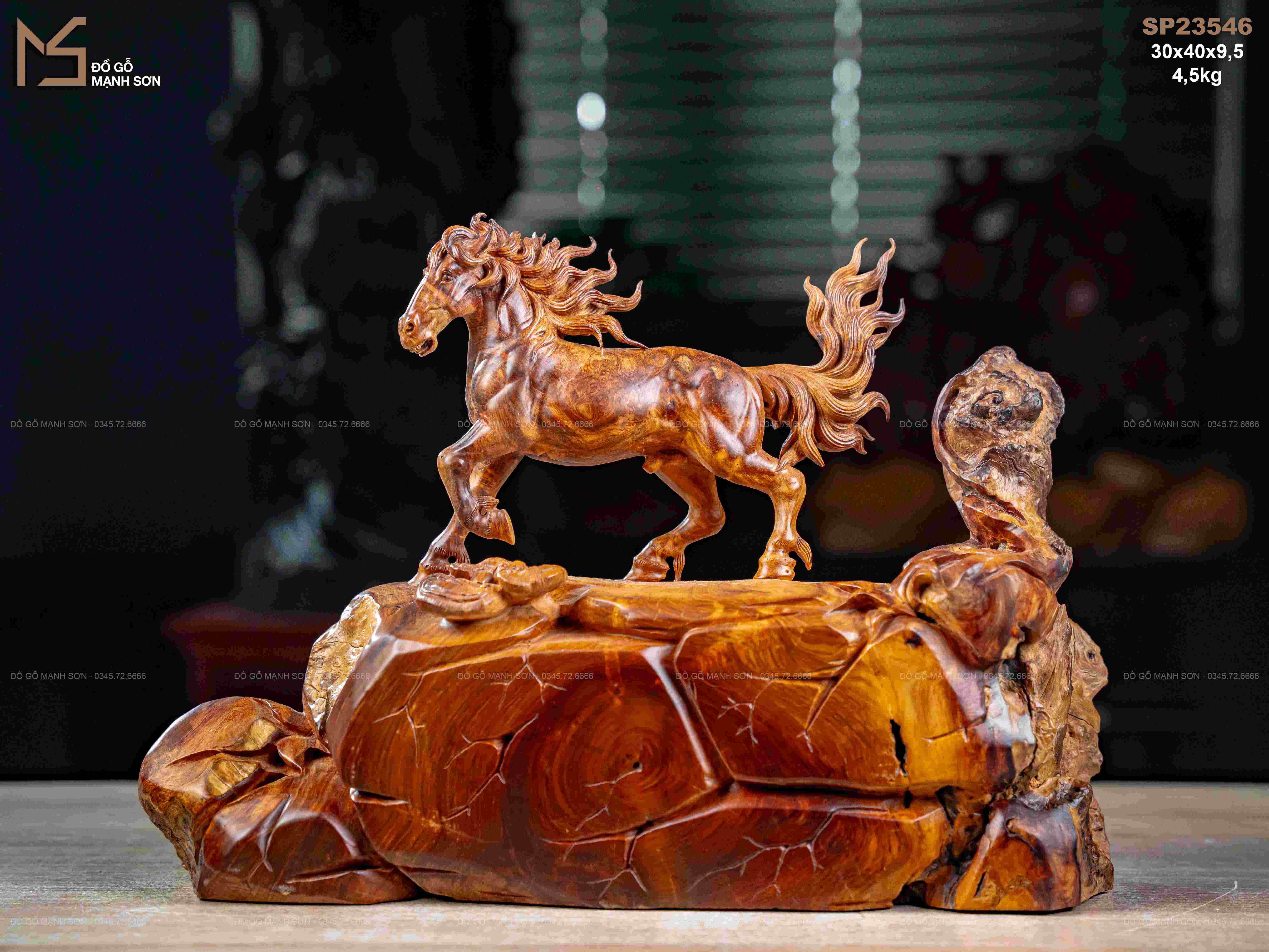 TƯỢNG NHẤT MÃ NU HƯƠNG