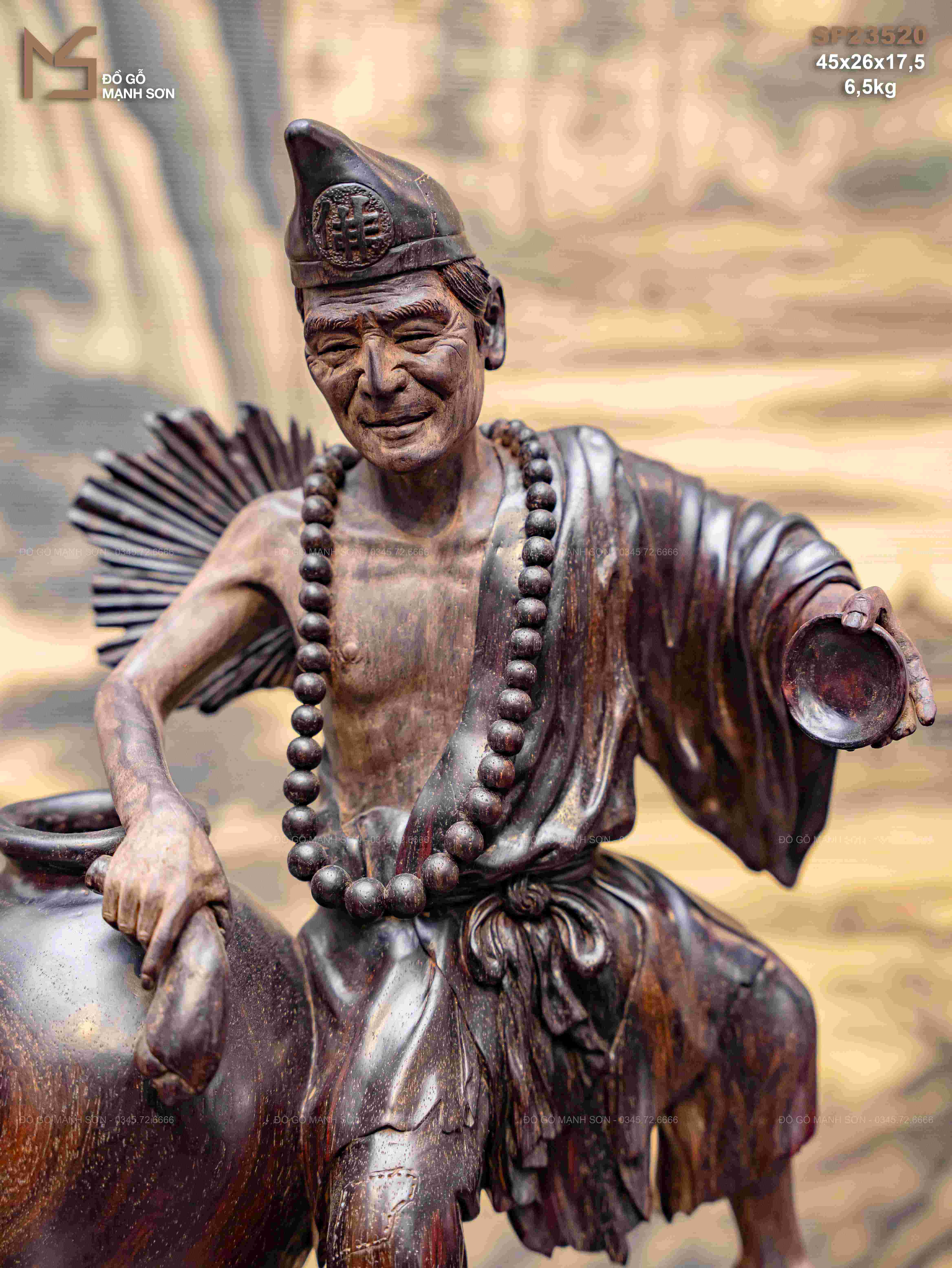 TƯỢNG TẾ CÔNG NU TRẮC