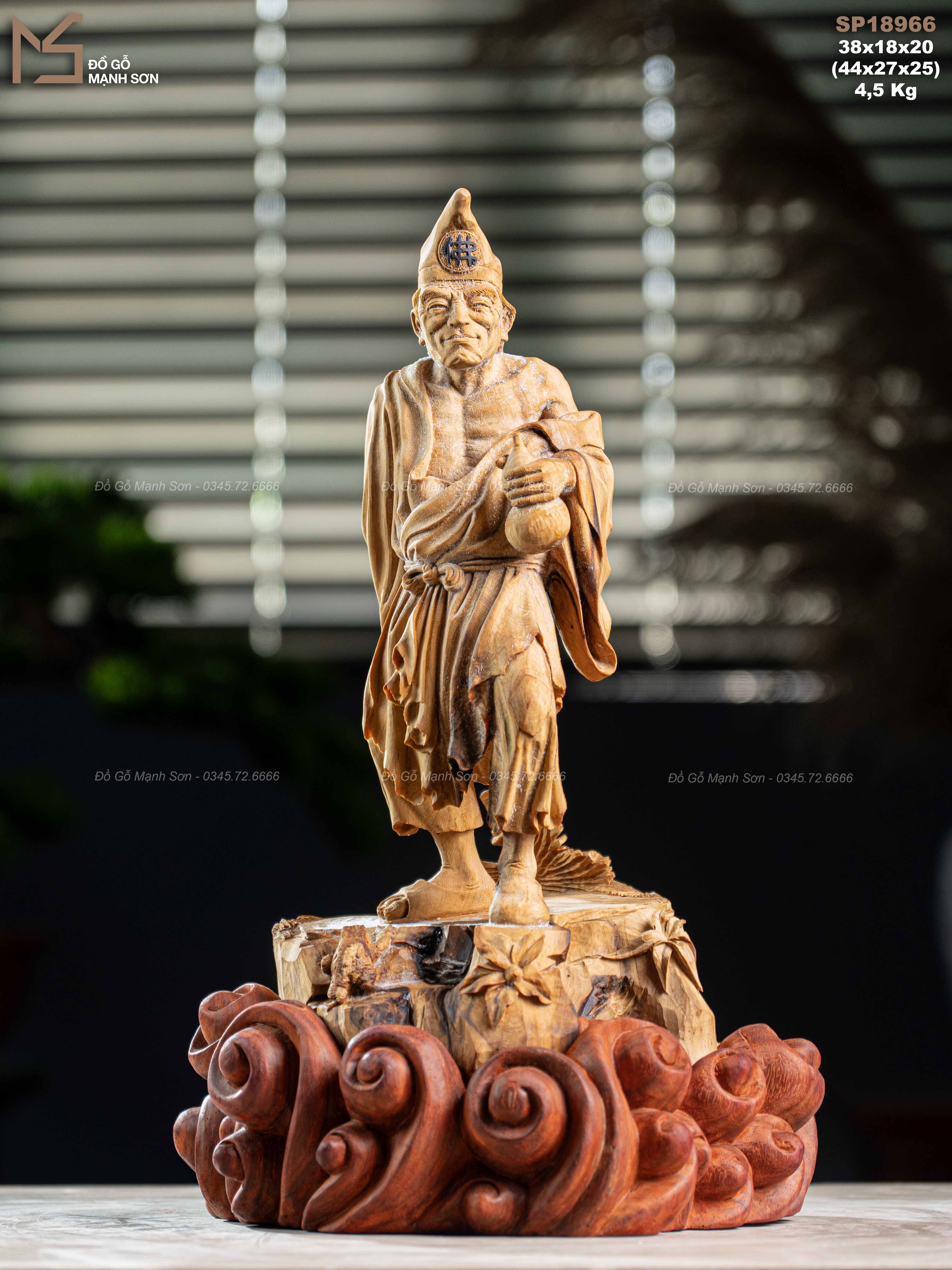 Tượng Tế Công hoàng đàn mã 18966