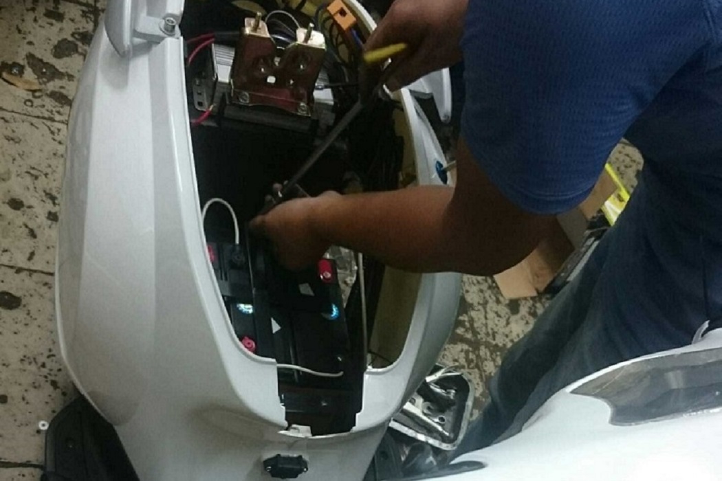 KHÔNG PHẢI NGƯỜI TRONG NGÀNH VẪN CÓ THỂ NHẬN BIẾT ẮC QUY XE MÁY ĐIỆN VESPA TỐT