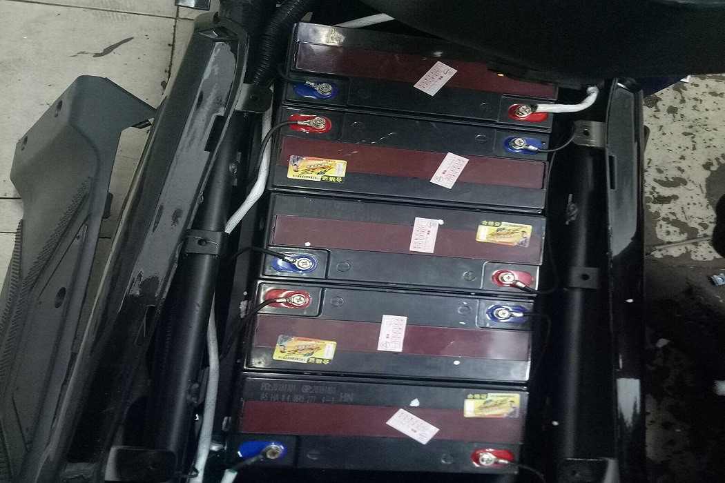 THAY ẮC QUY XE MÁY ĐIỆN XMEN F1 BAO NHIÊU TIỀN?