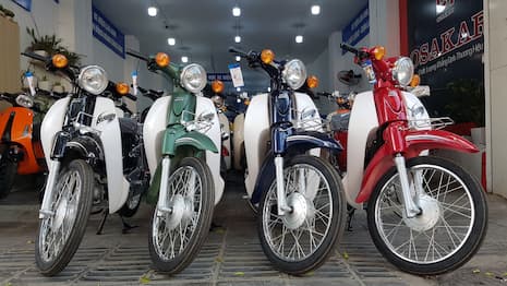 THỰC HƯ CÂU CHUYỆN NHÀ GIÀU NƯỜM NƯỢP ĐẾN LAN ANH MUA CUB 50CC TRẢ GÓP