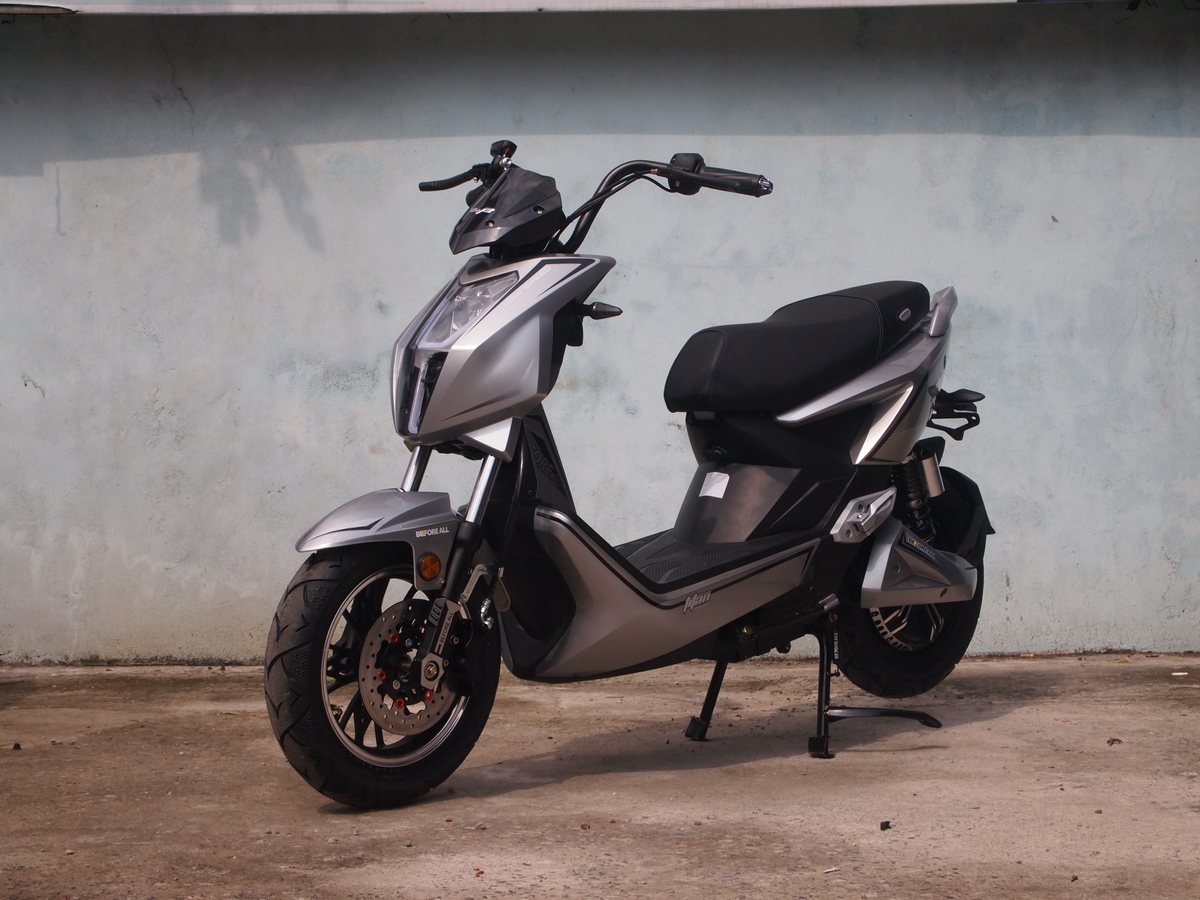 ẮC QUY XE MÁY ĐIỆN JEEK TITAN ĐI ĐƯỢC BAO XA?