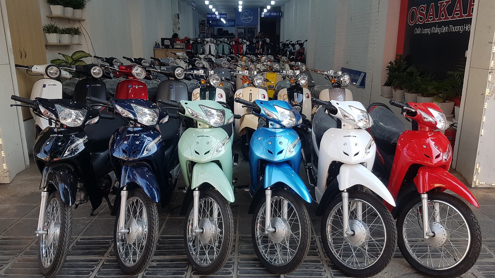 TÍN ĐỒ XE MÁY 50CC RỦ NHAU ĐẾN LAN ANH MUA XE MÁY WAVE 50CC