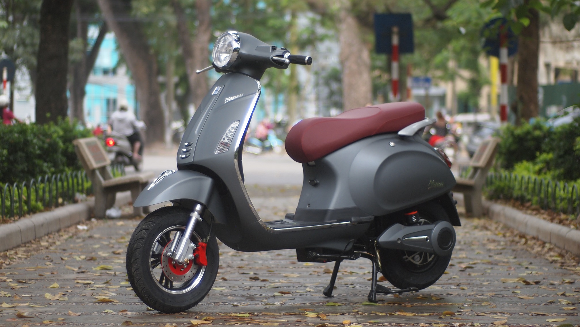 Lột trần mẫu xe điện Vespa đang gây sốt trong giới trẻ