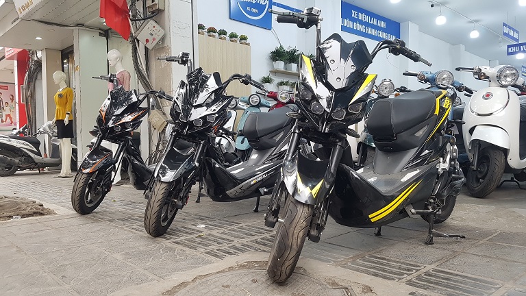 Xe máy điện Jeek Batman hút khách