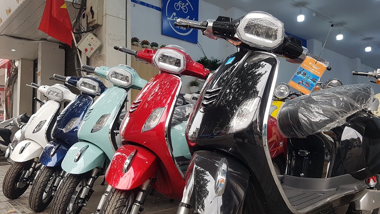 Những mẫu Xe Máy Điện Vespa đáng lựa chọn nhất 2021