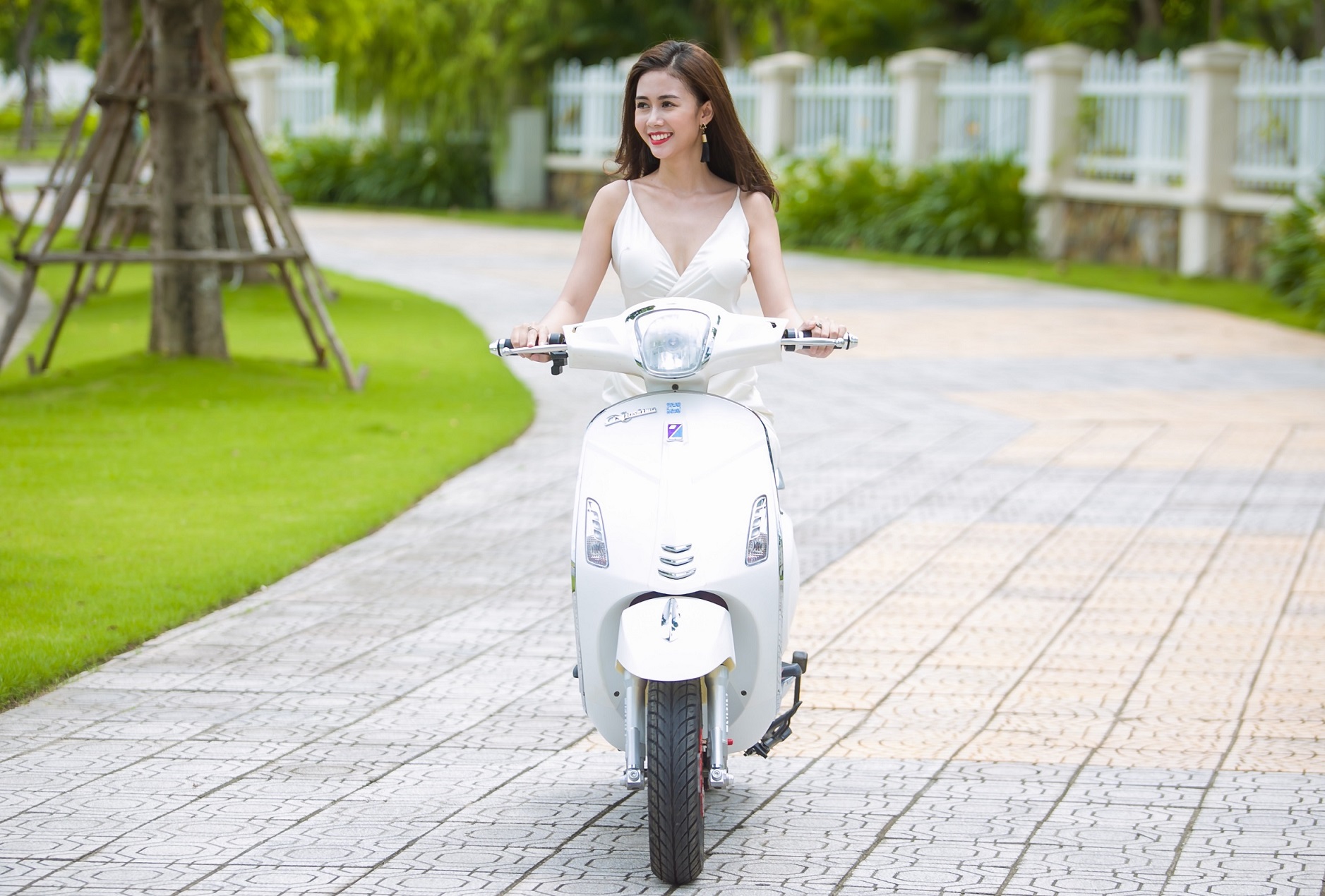 ẮC QUY XE MÁY ĐIỆN VESPA NIOSHIMA MỚI MỘT LẦN SẠC ĐI ĐƯỢC LÂU KHÔNG?