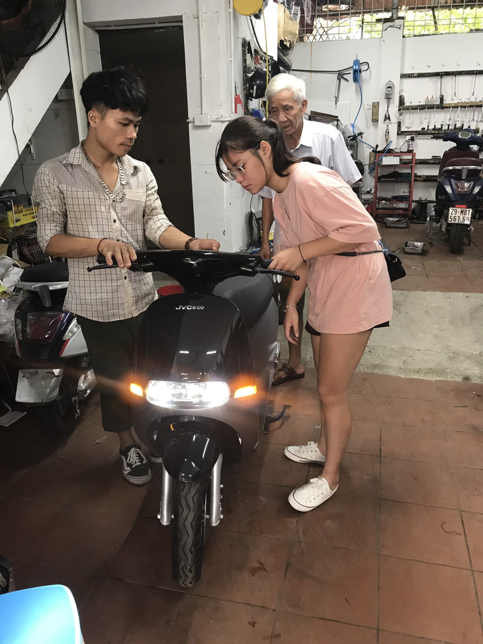 Hướng dẫn sử dụng xe gogoro JVC