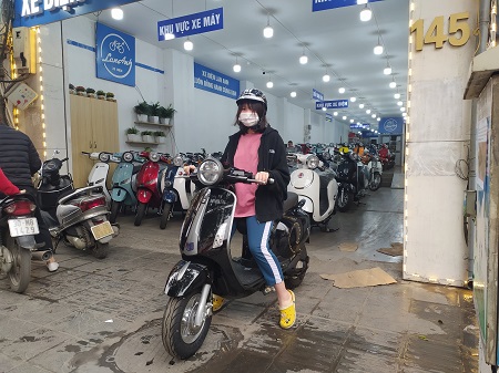 Mua xe máy điện