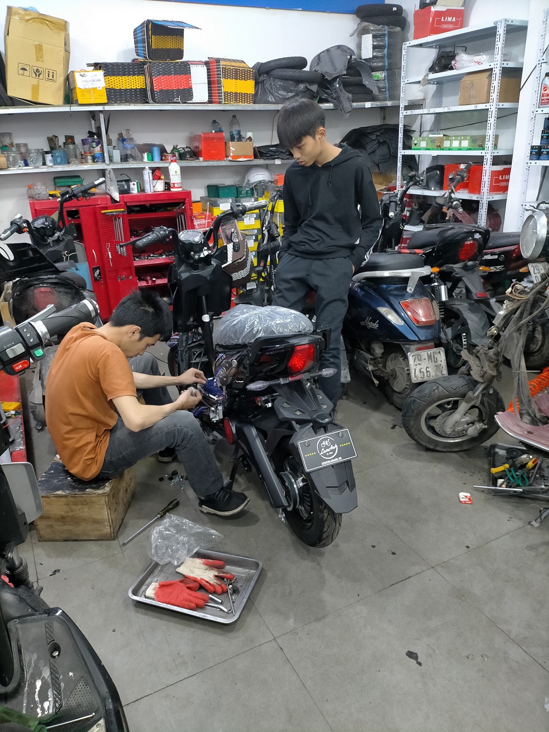 Dịch vụ chăm sóc xe tại cửa hàng Xe Điện Lan Anh 