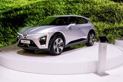 thân xe VF7
