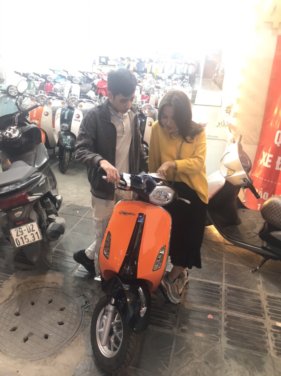 Vespa Nioshima 50cc màu cam
