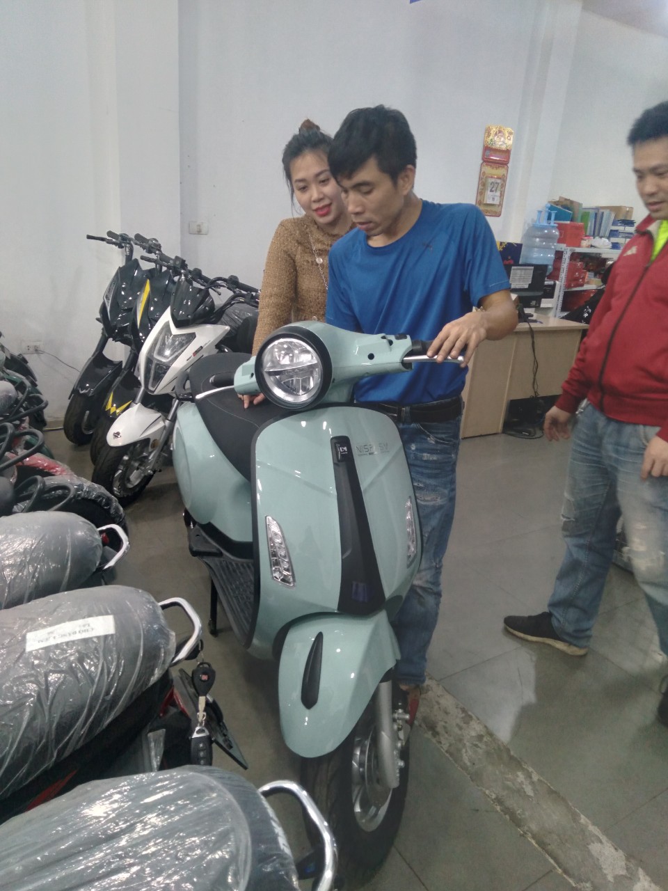 xe máy điện Vespa Osakar SV xanh ngọc