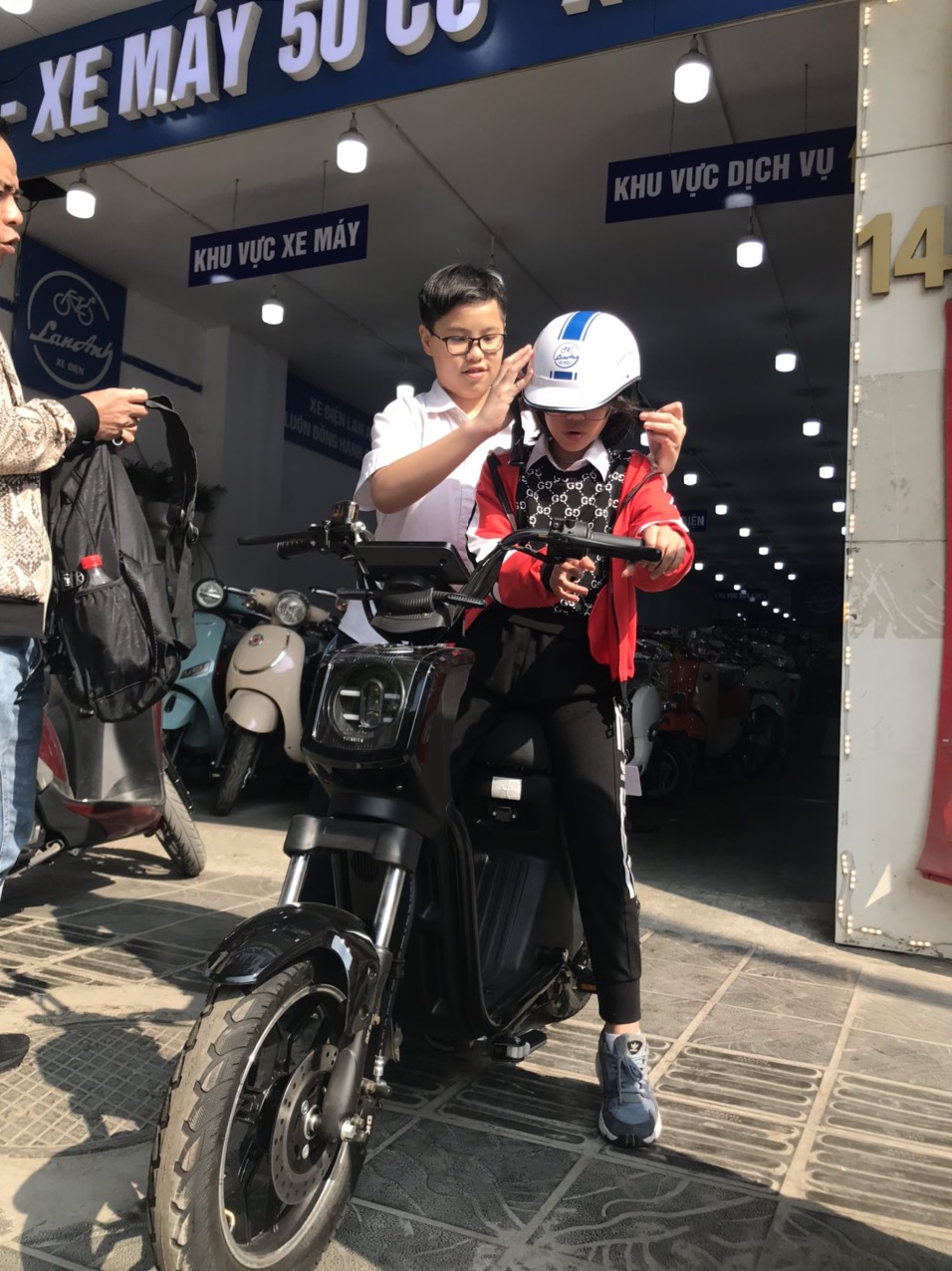 Xe đạp điện Sparta có bàn đạp
