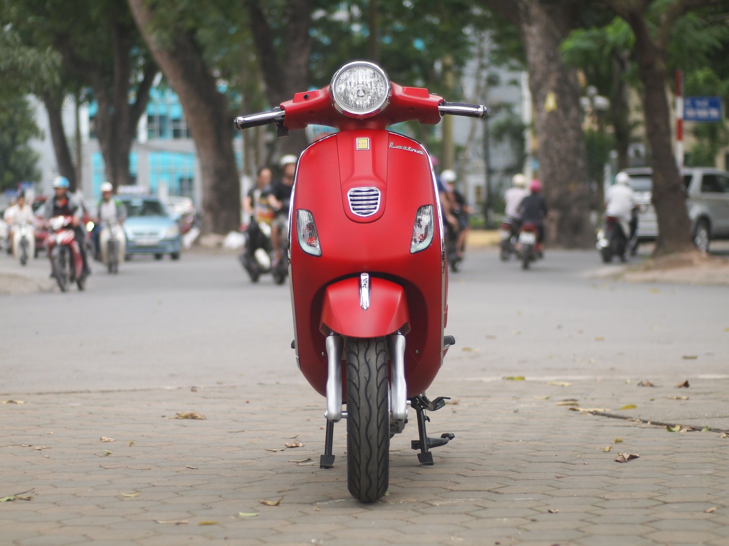 XE ĐIỆN VECPA LATINA