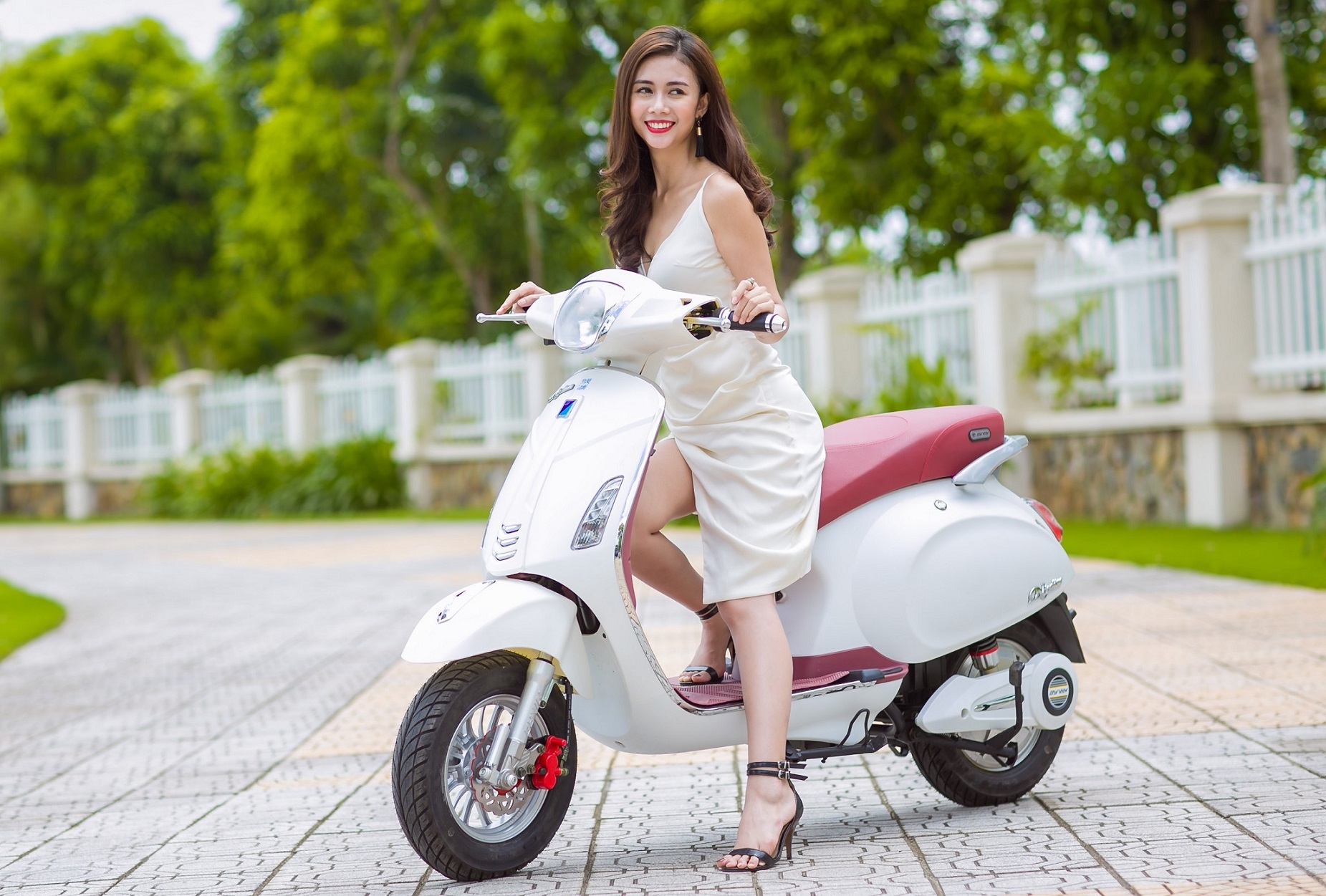 Xe máy điện Vespa Nioshima 2018