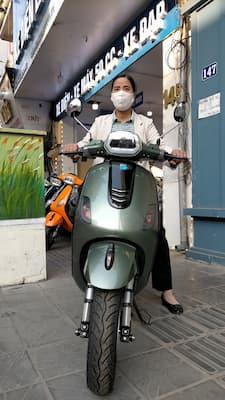 Vespa điện LX150 rất dễ sử dụng