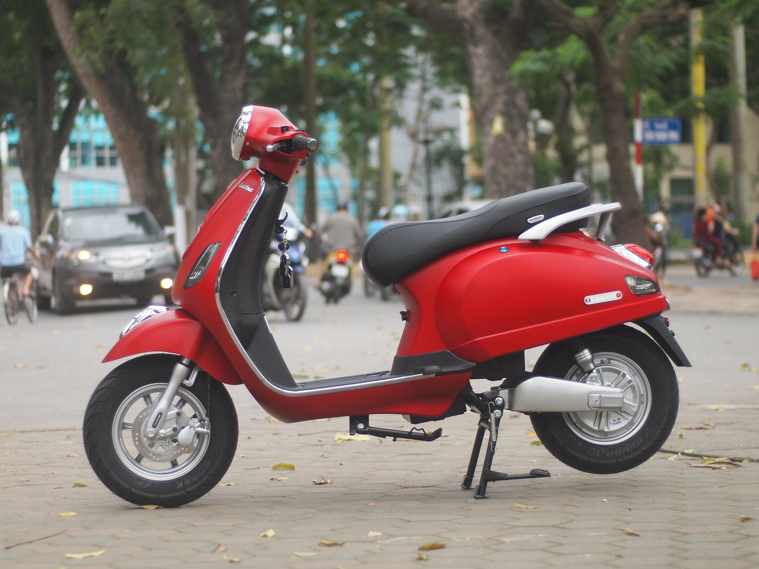 XE ĐIỆN VECPA LATINA