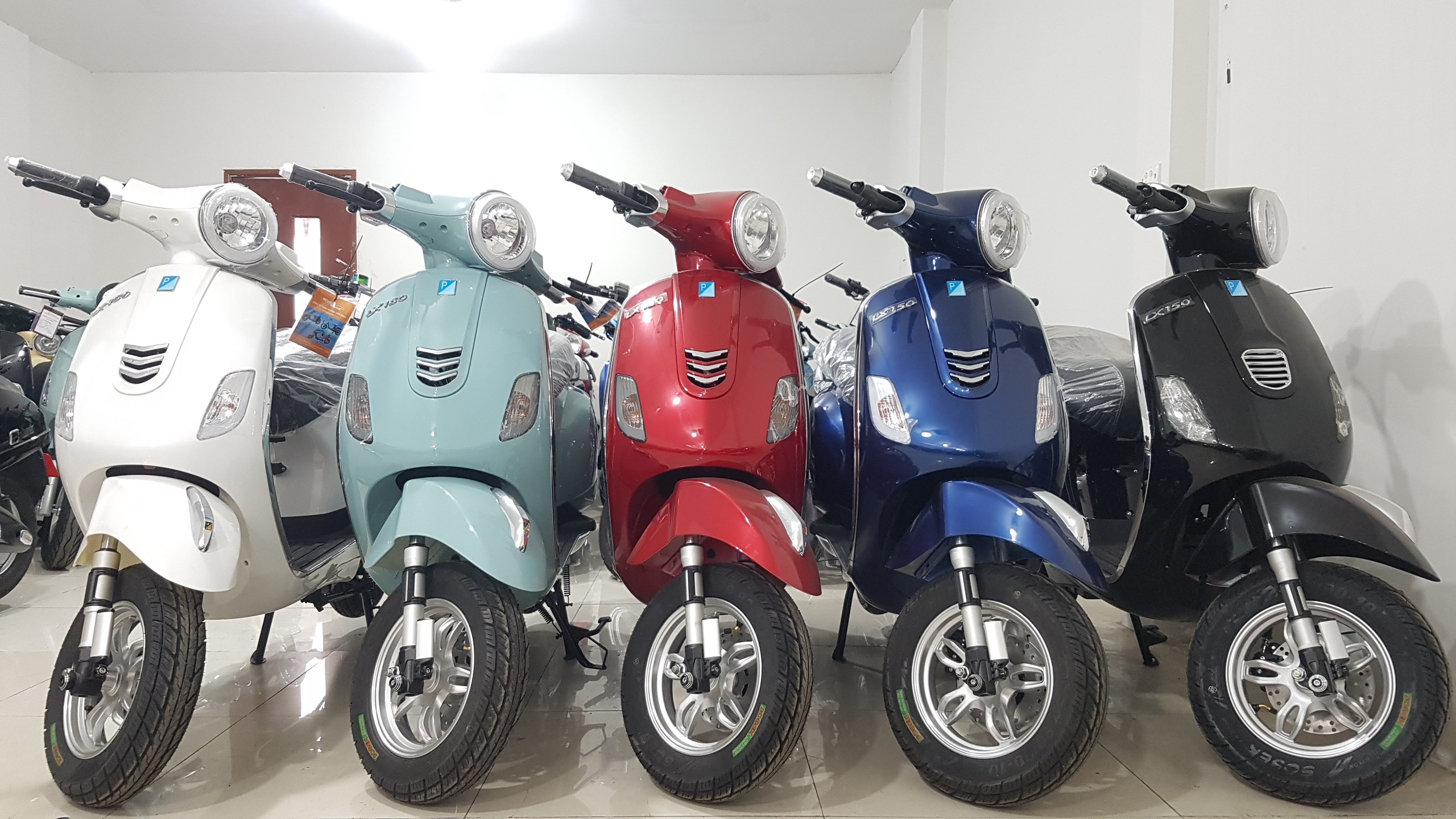 xe máy điện vespa lx 150 đèn tròn