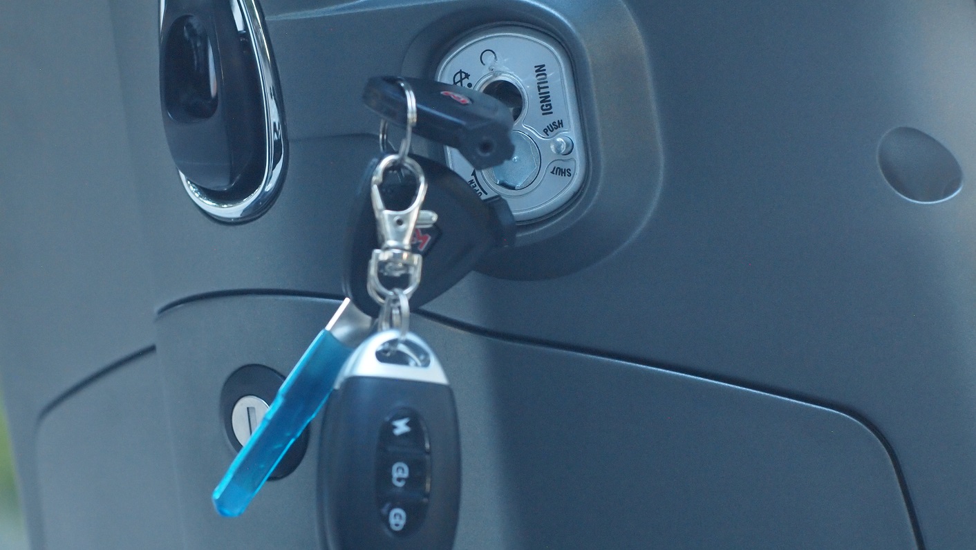 Bộ chìa khóa điện thông minh của xe máy điện Vespa