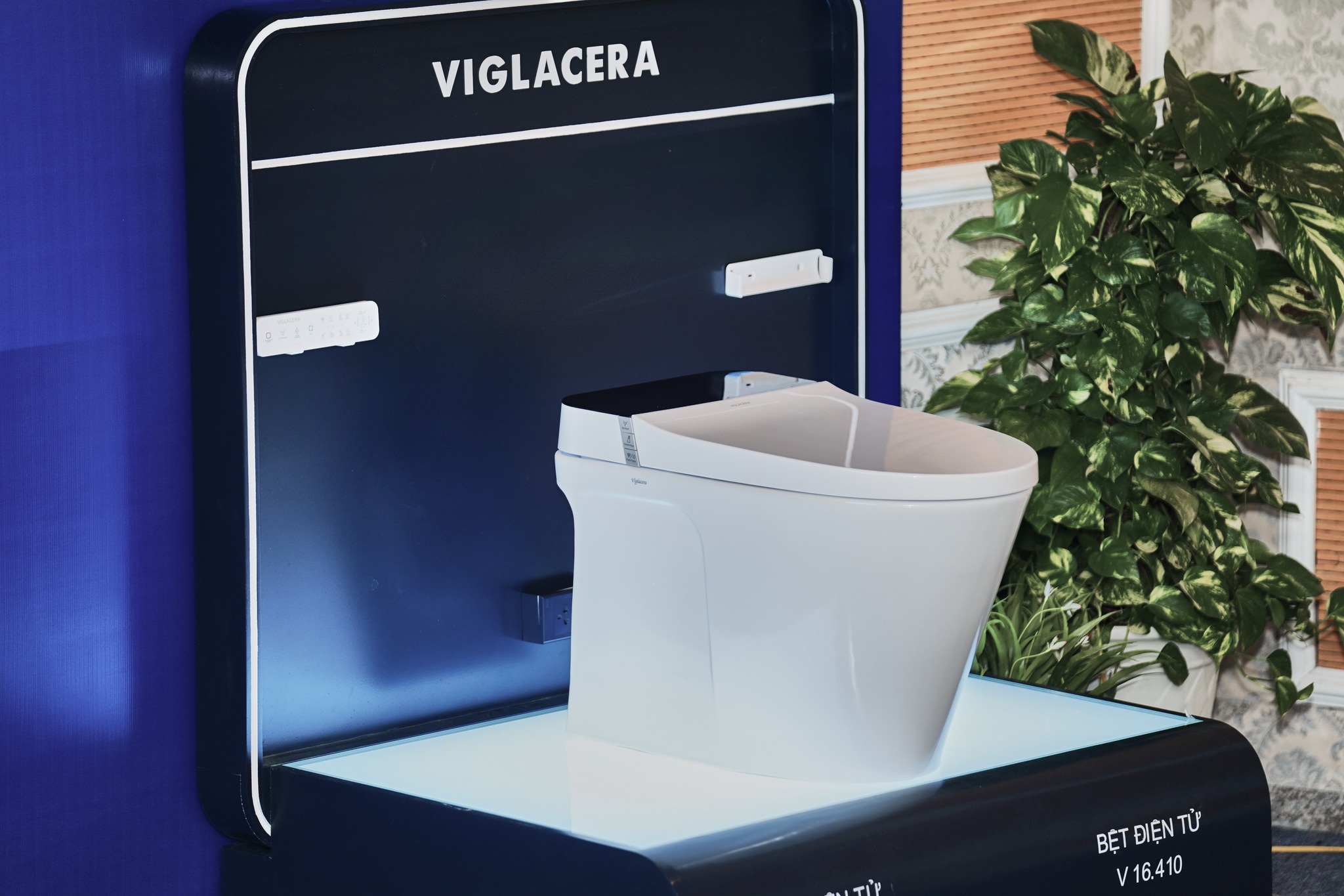 SỰ KIỆN HỌP MẶT NHÀ PHÂN PHỐI KHU VỰC PHÍA BẮC VÀ RA MẮT BÀN CẦU THÔNG MINH VIGLACERA THẾ HỆ 2|