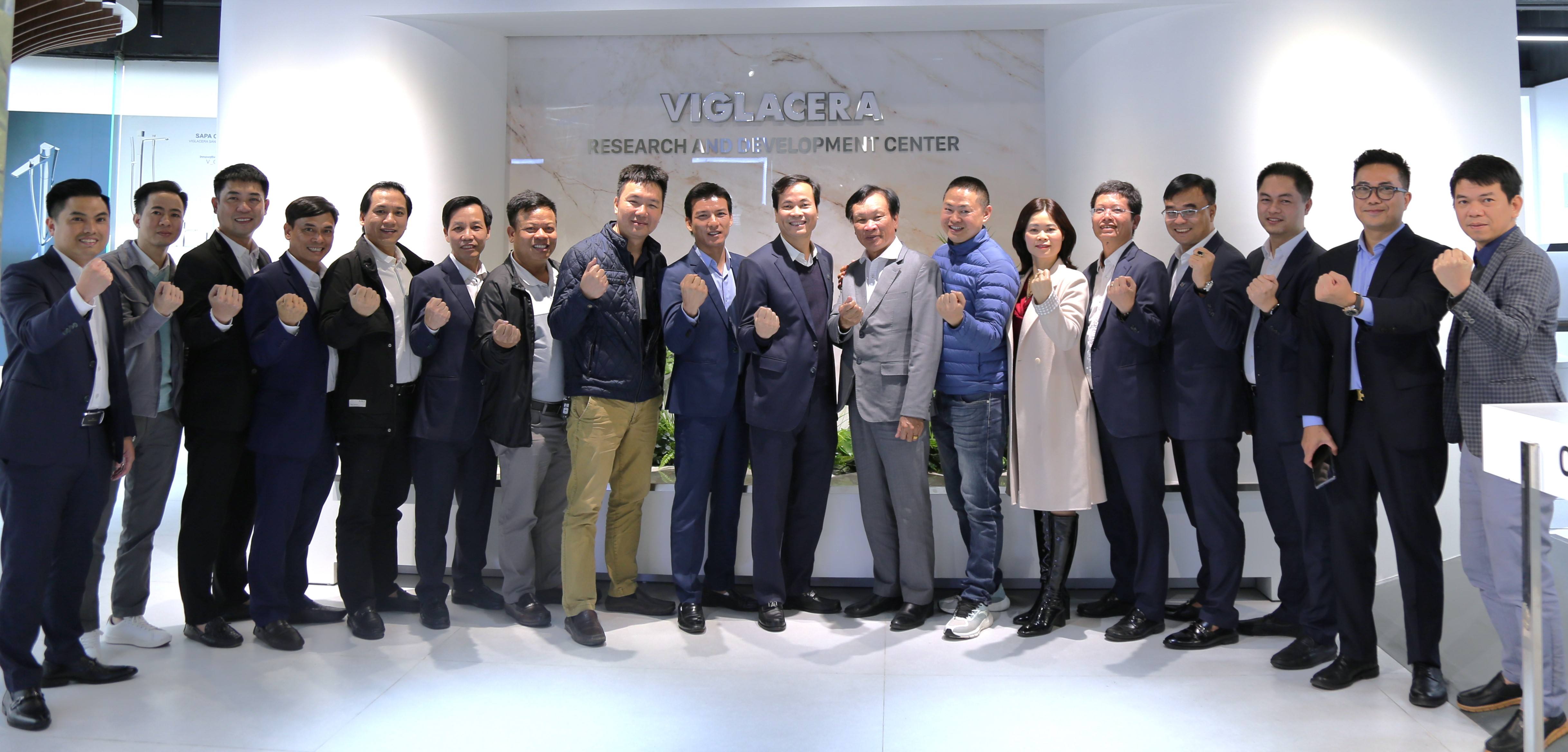 Công ty Cổ phần Thương mại Viglacera mở hàng Xuân Ất Tỵ 2025 rực rỡ