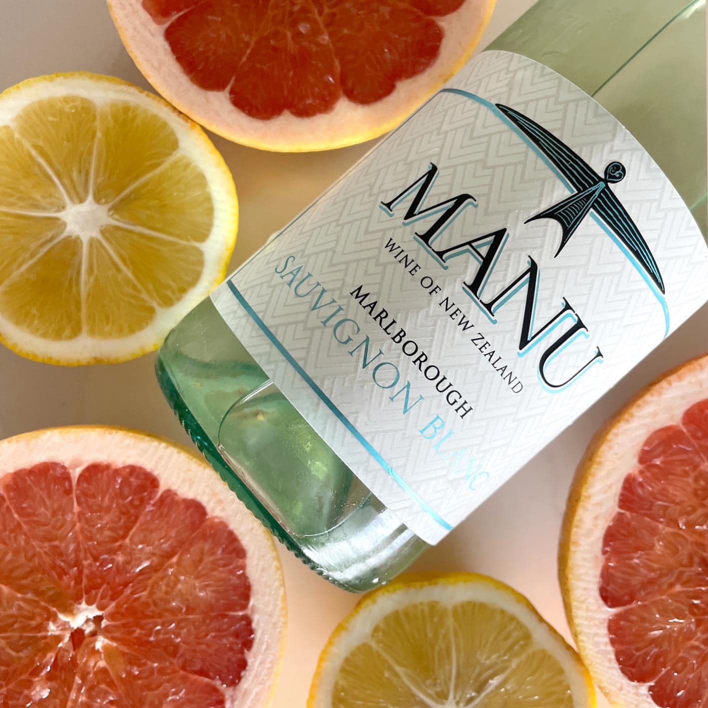Rượu vang Manu Sauvignon Blanc.