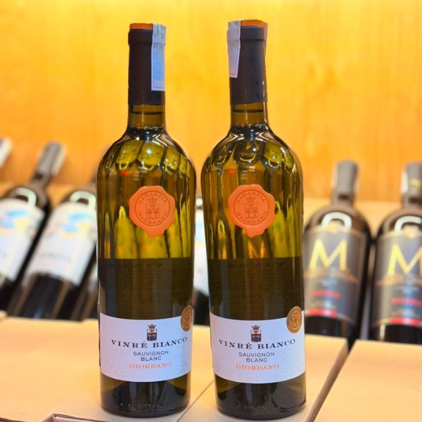 Rượu vang Vinre Bianco Sauvignon Blanc Giordano 96 Point