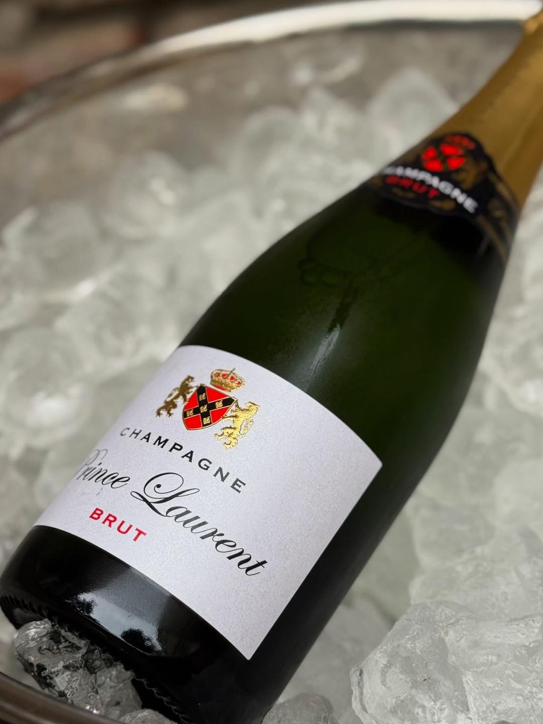 Rượu vang Champagne Prince Laurent.