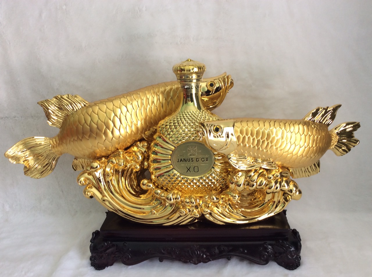 Cặp cá vàng ngân long