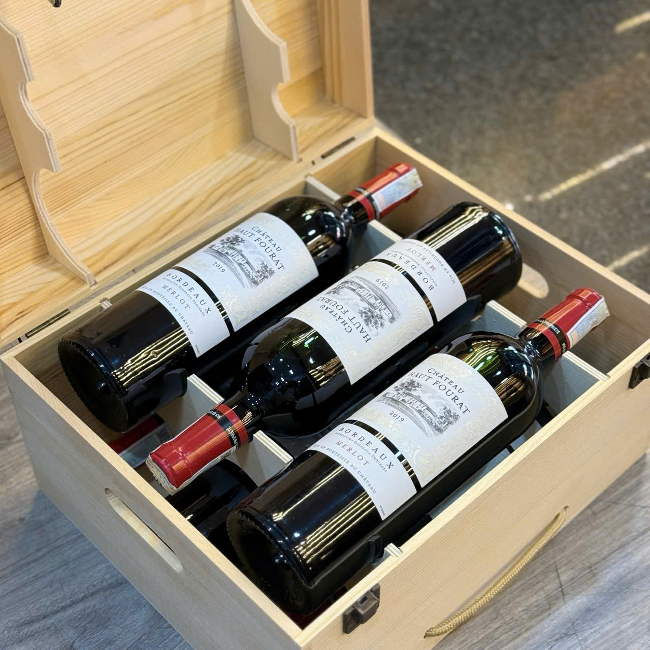 Rượu vang Chateau Haut Fourat Bordeaux 2019.