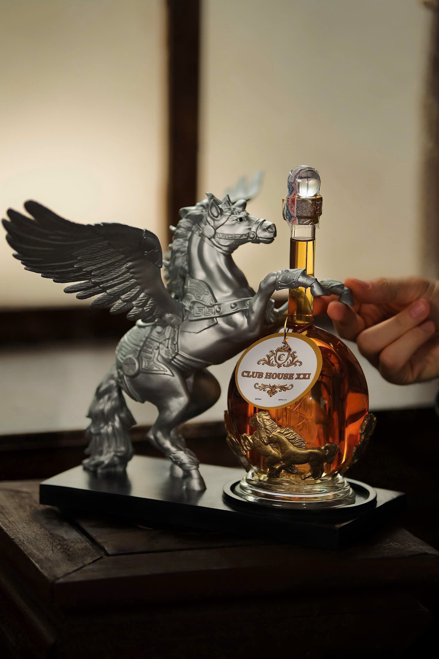 Rượu Linh Vật Ngựa Thần Pegasus (ngựa cánh).