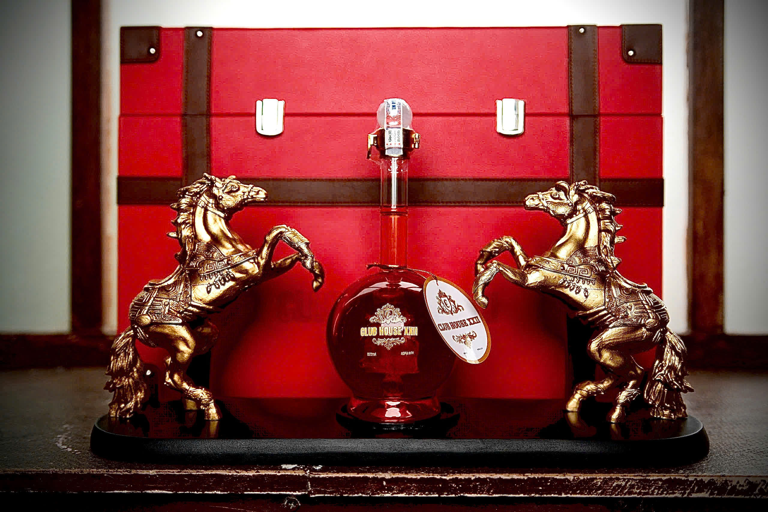 Ngựa Đôi Song Mã. Whisky Pháp 40%, 500ml.