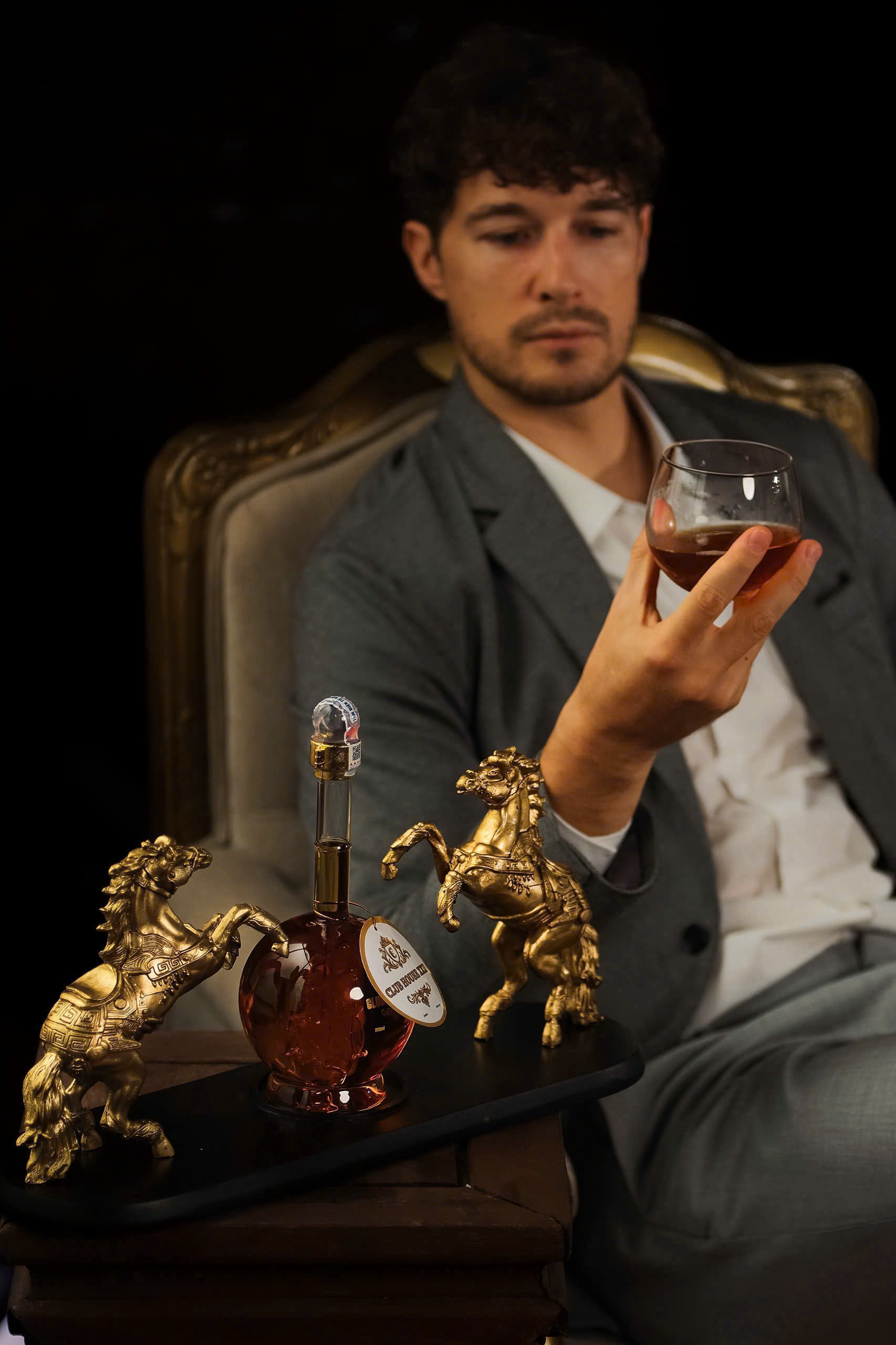 Ngựa Đôi Song Mã. Whisky Pháp 40%, 500ml.