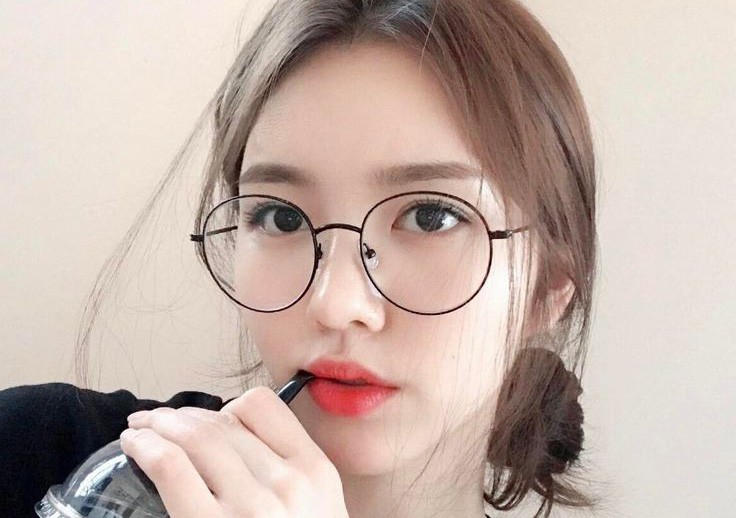 Nâng Mũi Có Đeo Kính Được Không?