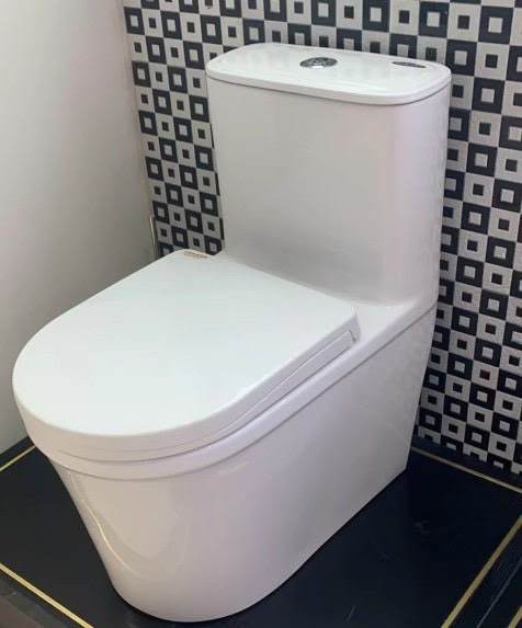 KA6026 - Bồn cầu liền khối trắng, men nano tuyết chống bám dính, nắp UF chông xước, bộ xả cao cấp, nước xả mạnh và êm.