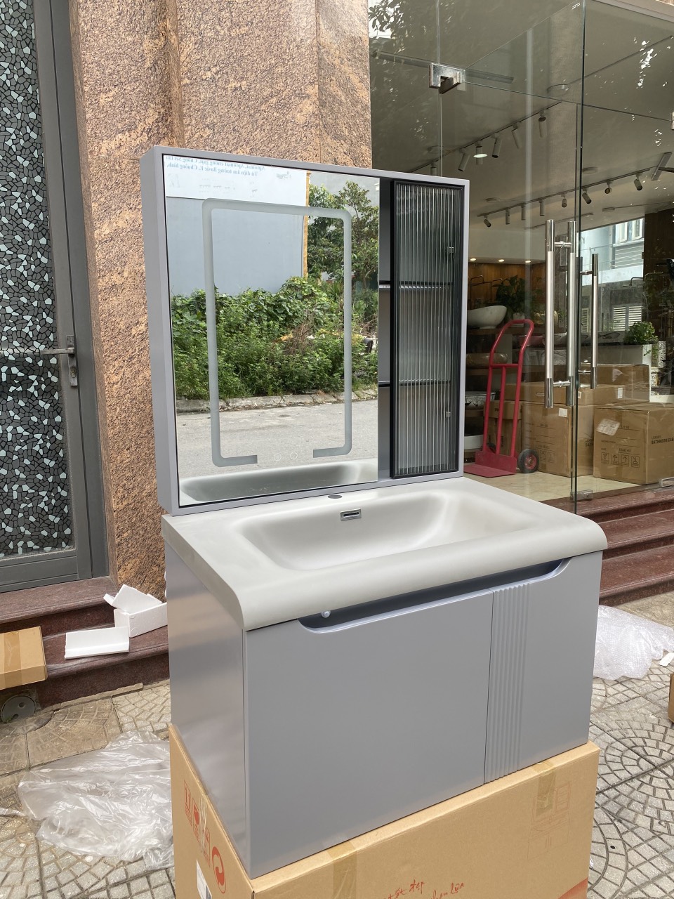 TC195 - Tủ chậu nhựa mặt chậu đá Thạch Anh liền khối màu ghi xám cao cấp