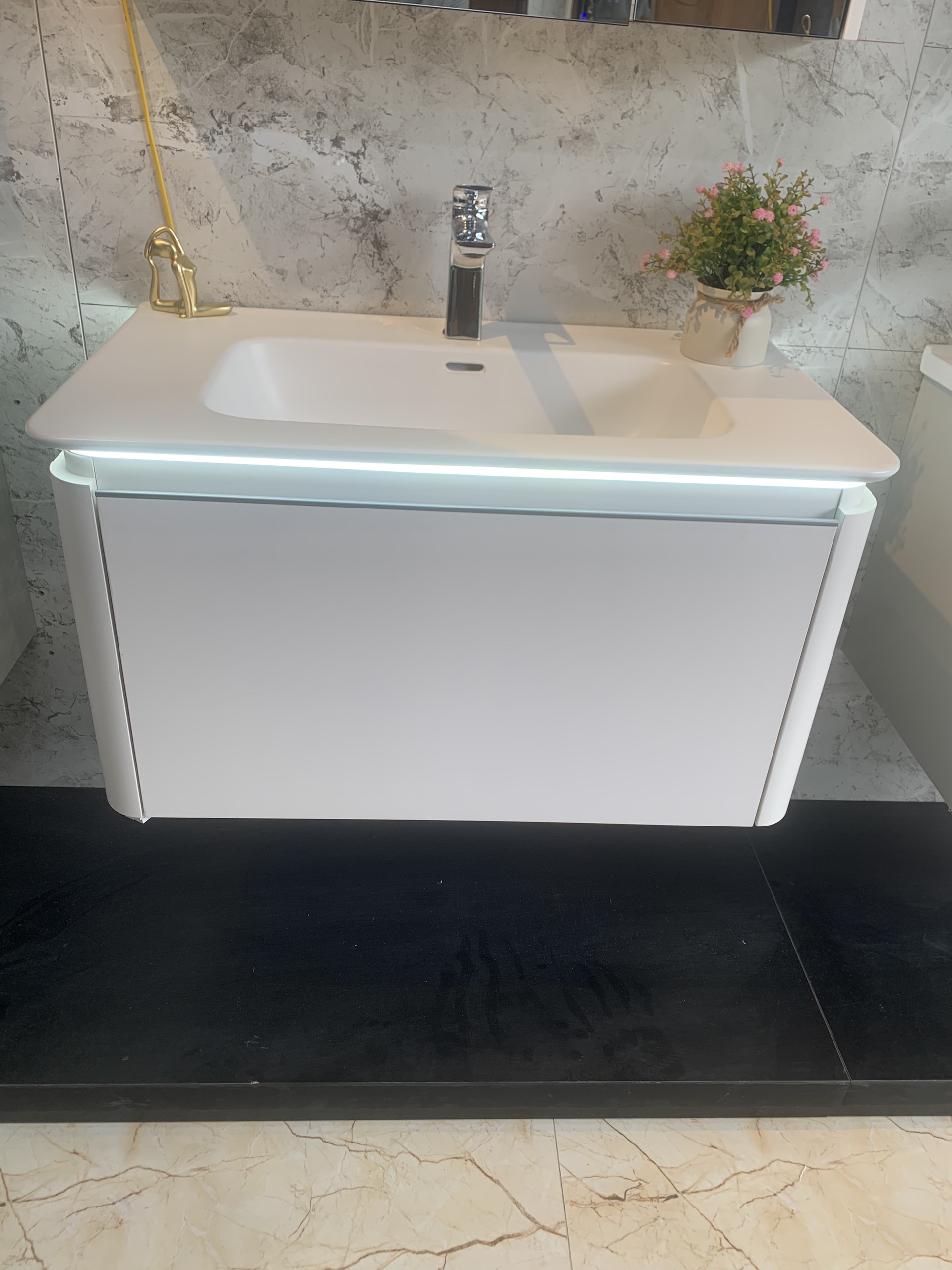 TC190 - Tủ chậu nhựa Plywood + Tủ gương led sấy + Vòi nóng lạnh cao cấp - Hàng nhập khẩu nguyên bộ