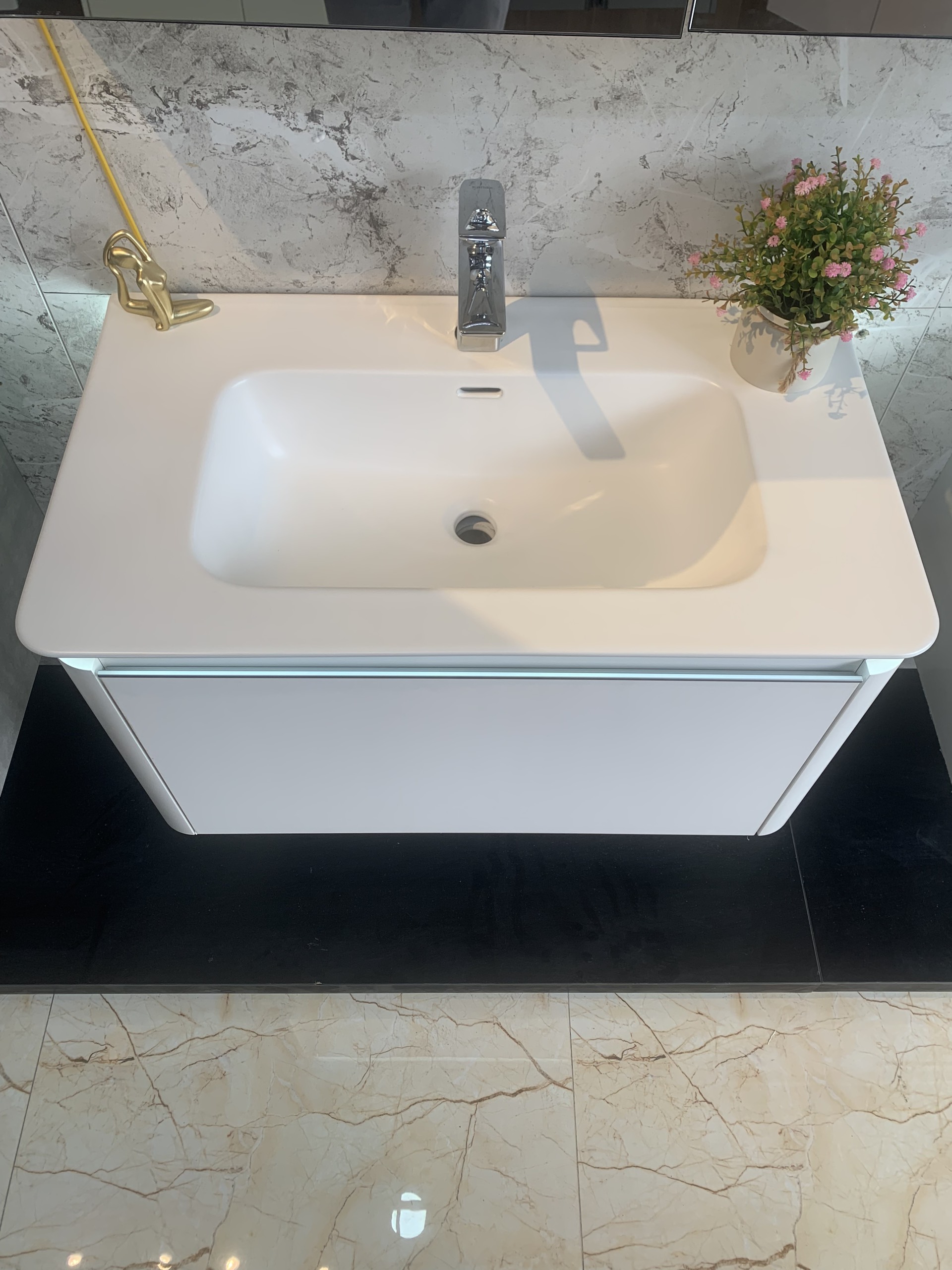 TC190 - Tủ chậu nhựa Plywood + Tủ gương led sấy + Vòi nóng lạnh cao cấp - Hàng nhập khẩu nguyên bộ