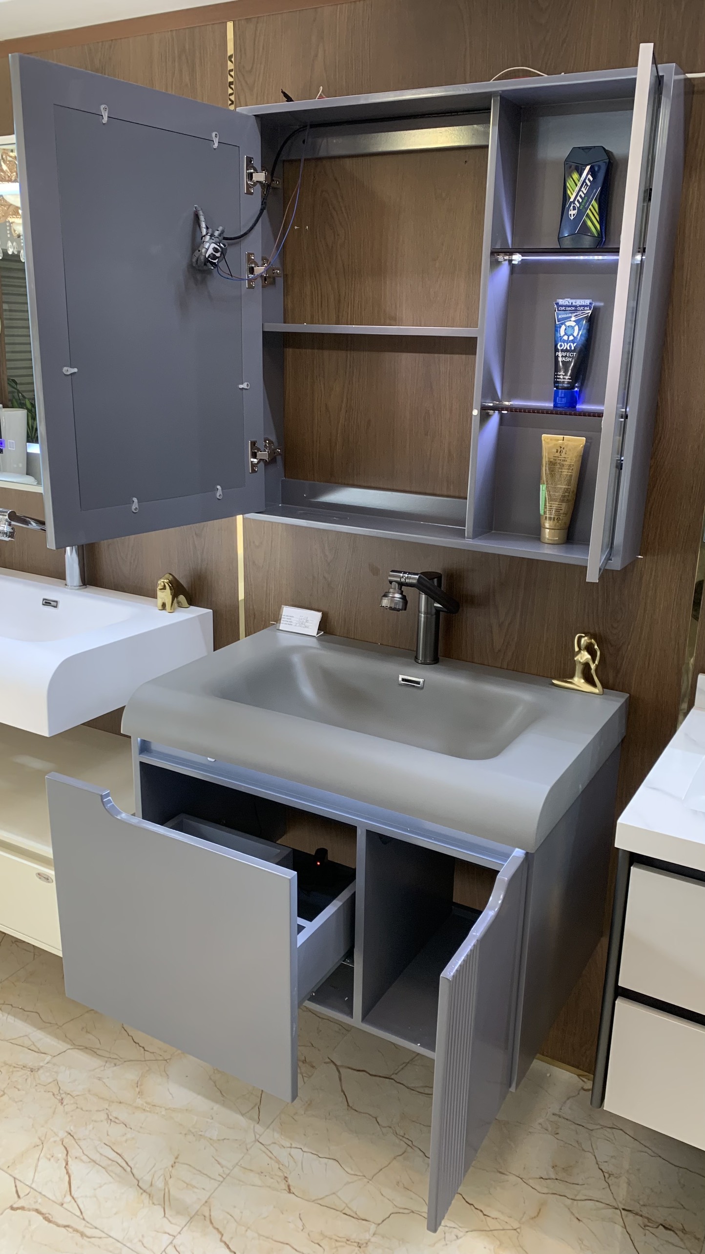 TC195 - Tủ chậu nhựa mặt chậu đá Thạch Anh liền khối màu ghi xám cao cấp