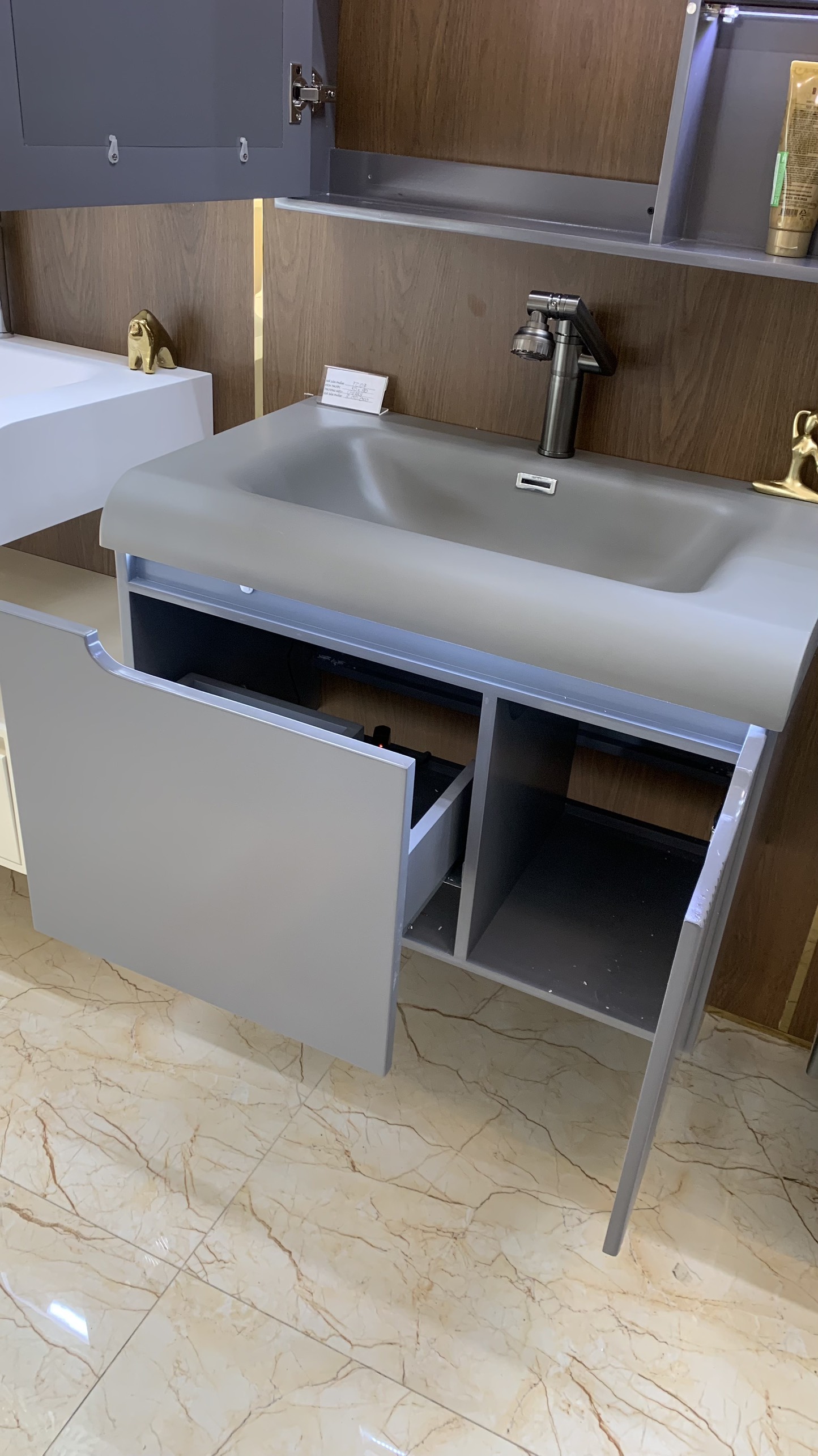 TC195 - Tủ chậu nhựa mặt chậu đá Thạch Anh liền khối màu ghi xám cao cấp