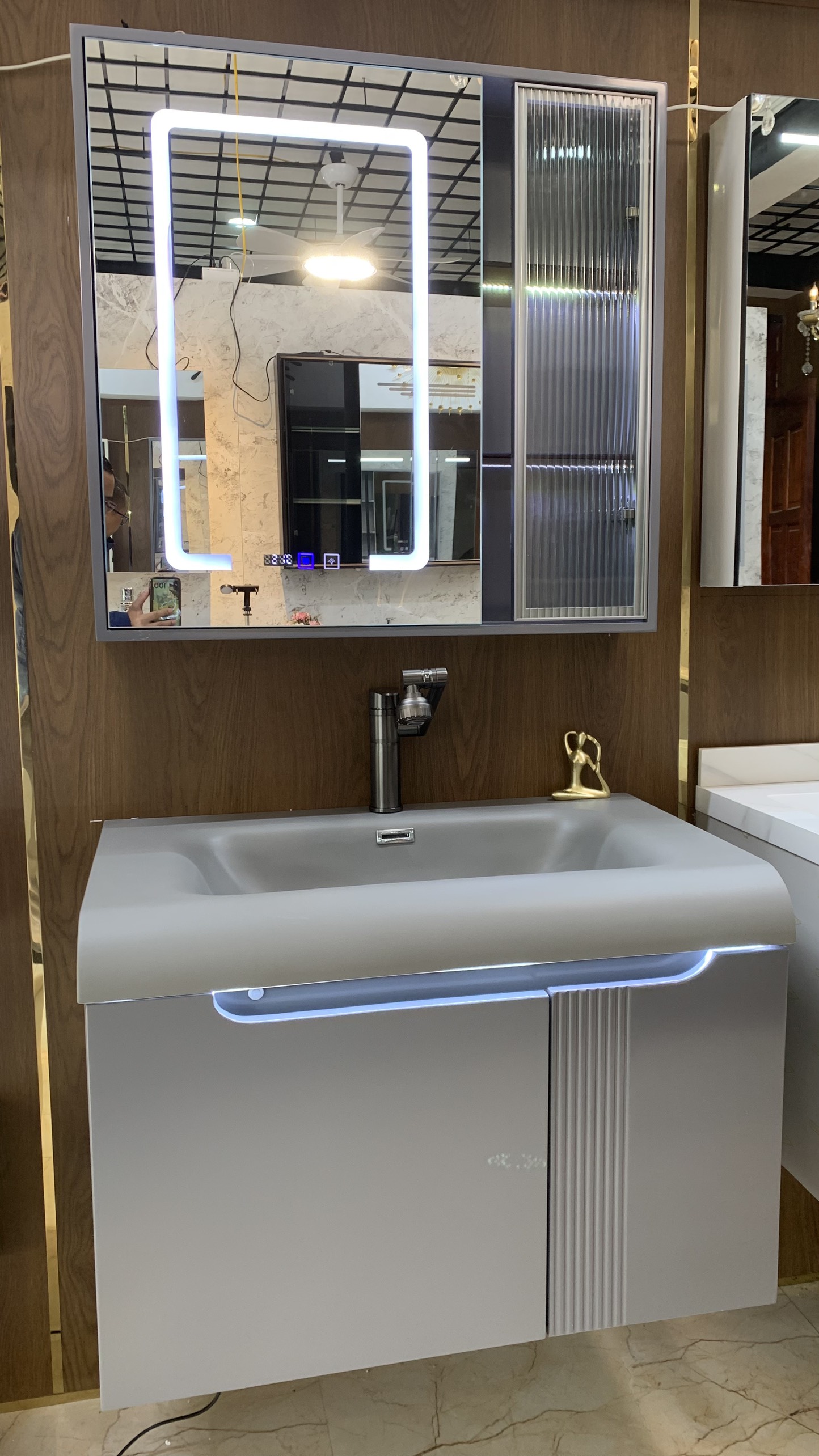 TC195 - Tủ chậu nhựa mặt chậu đá Thạch Anh liền khối màu ghi xám cao cấp