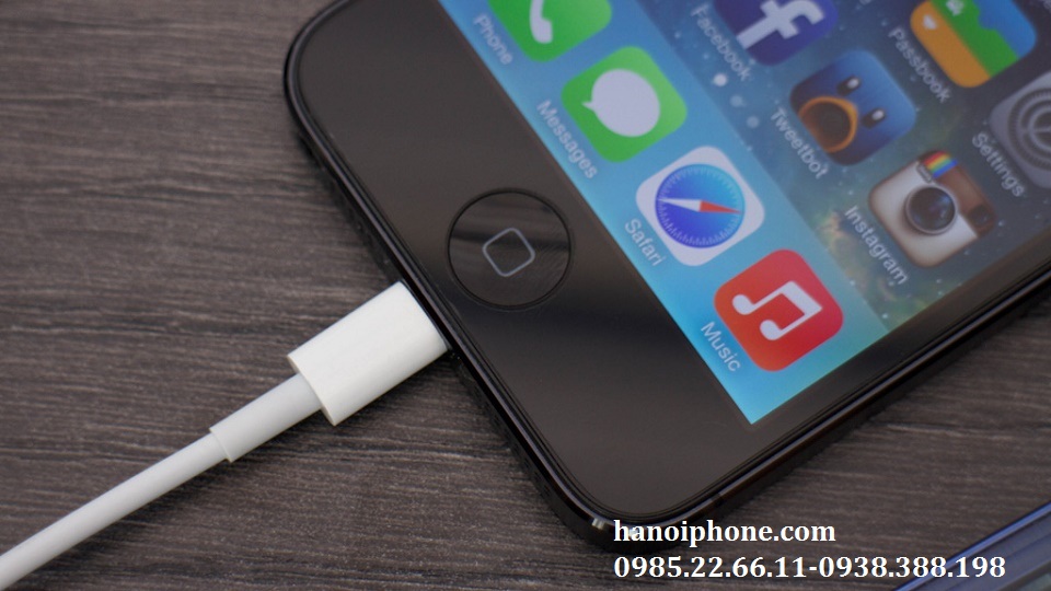 cach-khac-phuc-iphone-ipad-sac-pin-cham