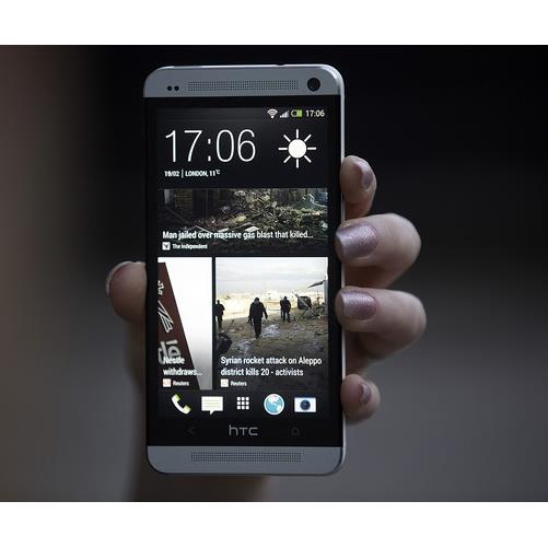 sua-mat-nguon-htc-one-m7