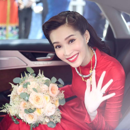 Cùng nhìn ngắm những mỹ nhân Việt diện áo dài cưới màu đỏ tuyệt đẹp
