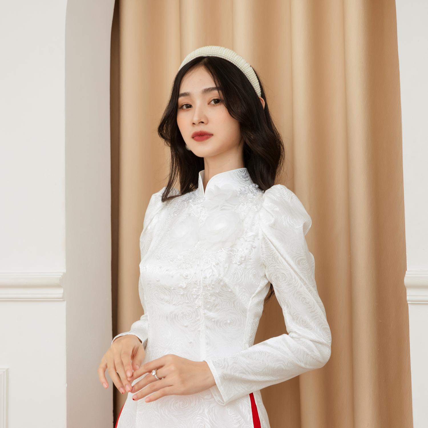 Bí quyết chọn áo dài cưới màu trắng 2022 cho cô dâu gầy